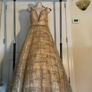 Zoey Grey, Cream and Gold